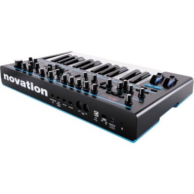 Novation Bass Station II  The Classic 25 Key Analogue Monosynth Reworked for the 21st Century